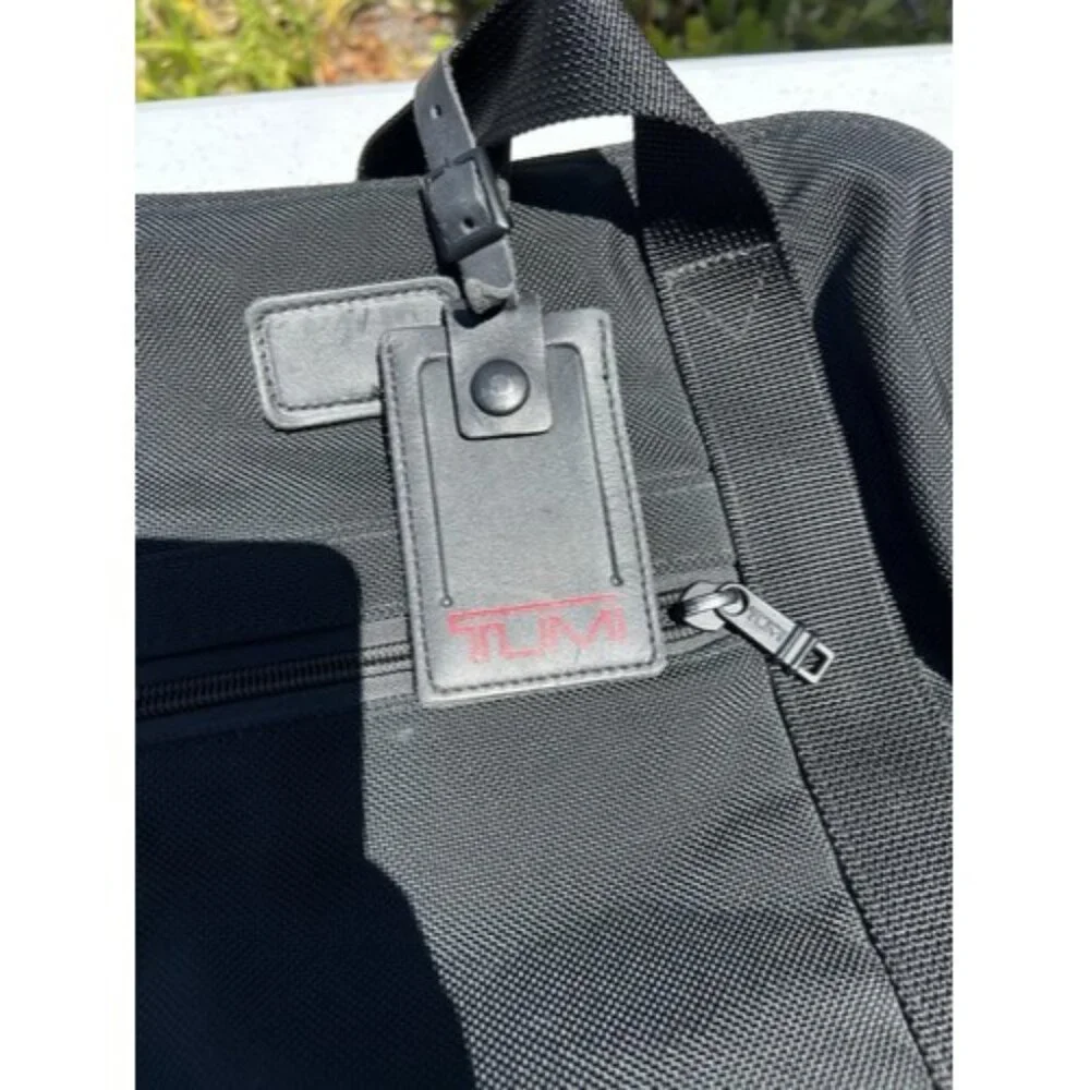 Tumi Messenger Bag Log Laptop Briefcase Style Nylon Crossbody Strap Made in USA